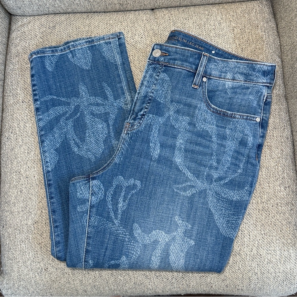 Chico’s So Slimming Girlfriend Slim Leg Ankle Floral Jeans - Picture 3 of 15